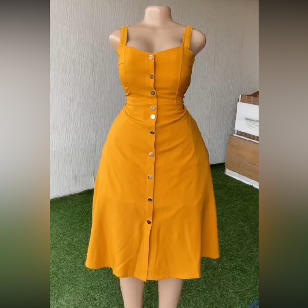 Brand: TT. One, Material type: Silk, Size: large, Long dress with metal buttons
